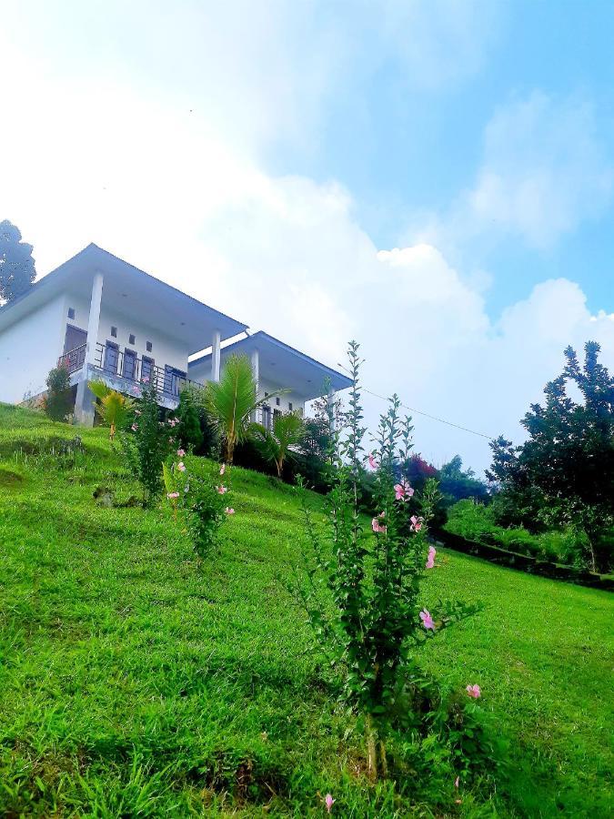 Moni Mahalika Hotel Kelimutu Exterior photo